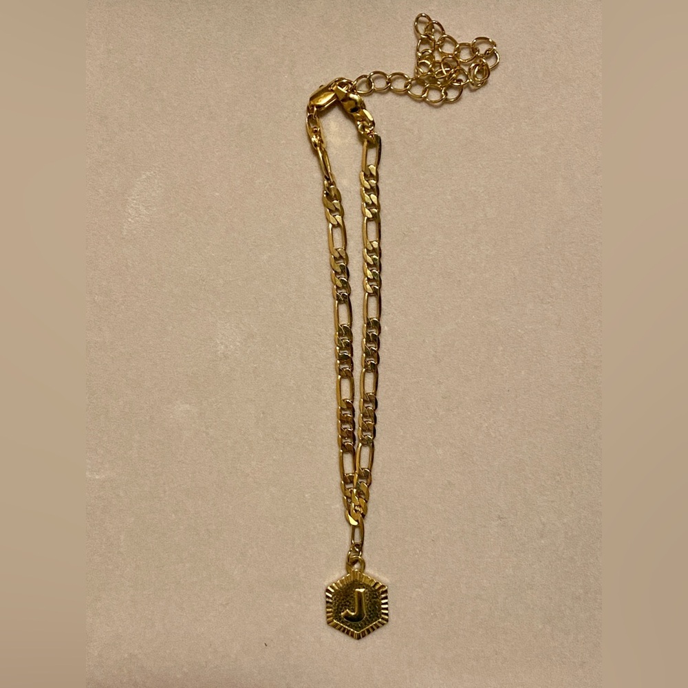 Gold “J” Pendant Anklet